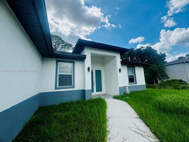 Building Photo - 1731 Unice Ave N