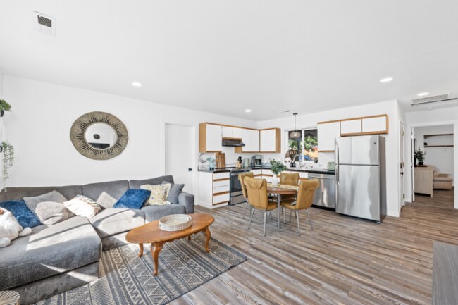 Building Photo - 1107 E Harrison Ave