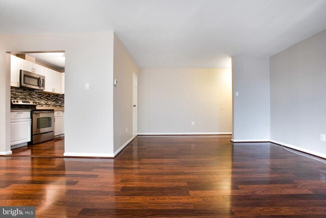 Building Photo - 6155 Edsall Rd
