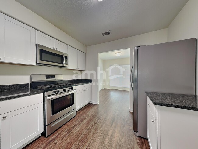 Foto del edificio - 16973 Scenic Knoll