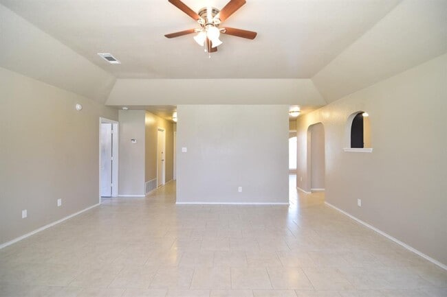 Building Photo - 1403 Saddle Dr