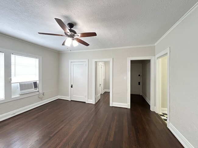 Building Photo - 3920 Fannin St
