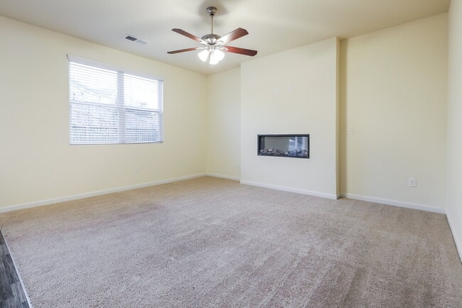 Building Photo - 322 Hamilton Pointe Dr