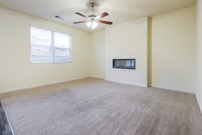 Foto del edificio - 322 Hamilton Pointe Dr