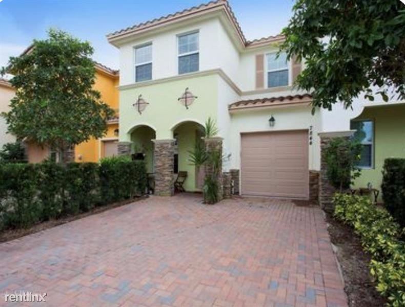 Primary Photo - 7846 SW 52nd Pl