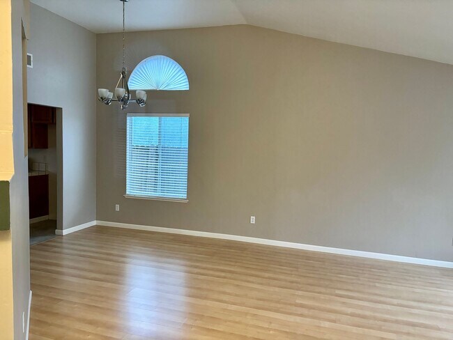 Foto del edificio - Rocklin Adorable 3/2!  MUST SEE!  (Please ...