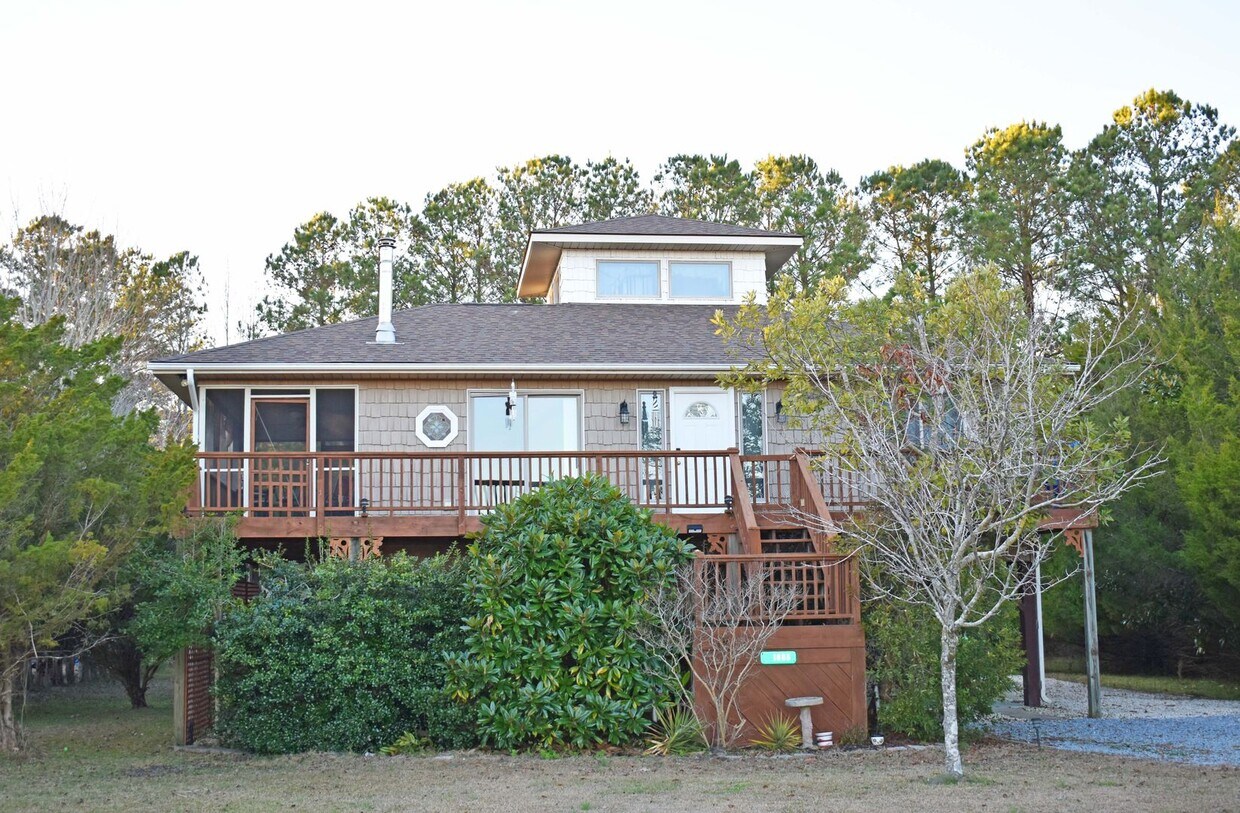 Primary Photo - Adorable furnished home