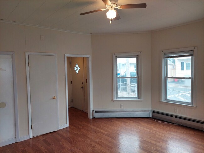 Living Room - 342 Child St