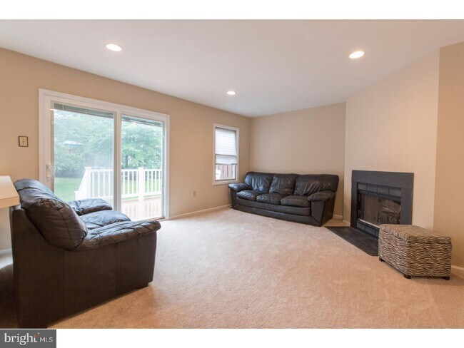 Building Photo - 228 Filly Dr