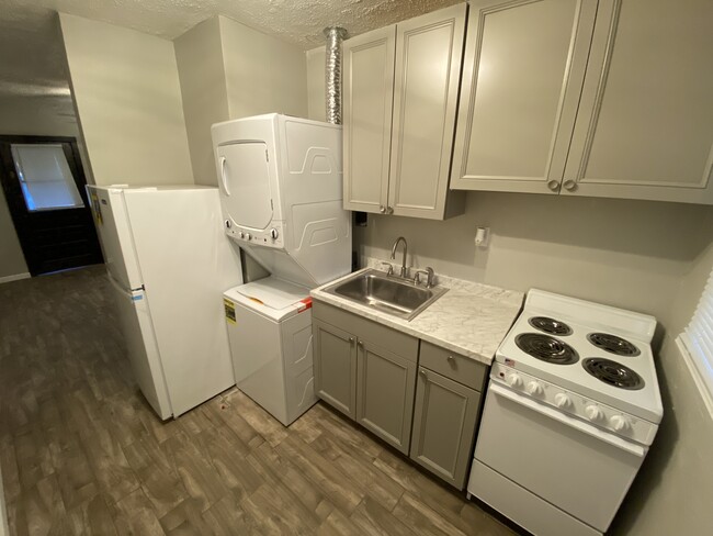 Building Photo - 392 Quentin Ave NW
