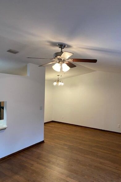 Foto del edificio - 177 Whetherbine Way W