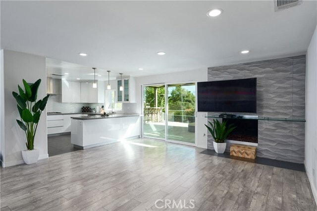 Building Photo - 6550 Smoke Tree Ave