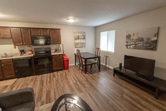 Building Photo - 105 N Garth Ave