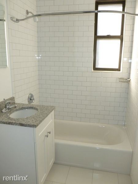 Foto del edificio - 9805 67th Ave
