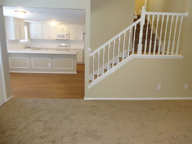 Foto del edificio - 8812 Crestbrook Drive