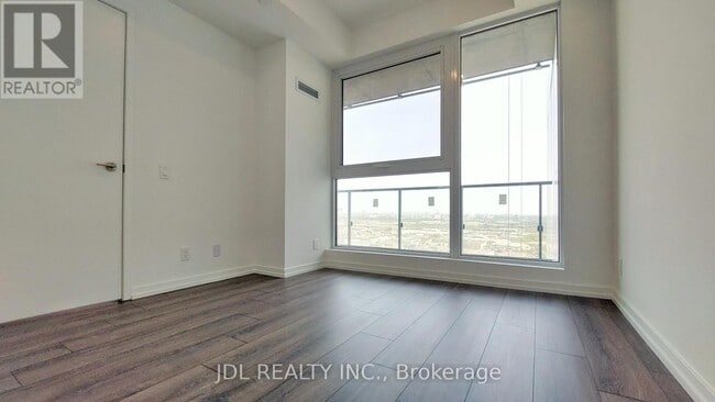 Photo du bâtiment - 7890 Jane St