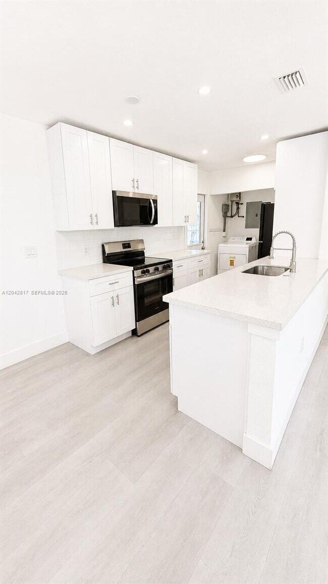 Foto del edificio - 721 N 68th Terrace