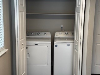 Building Photo - 922 Village Cir