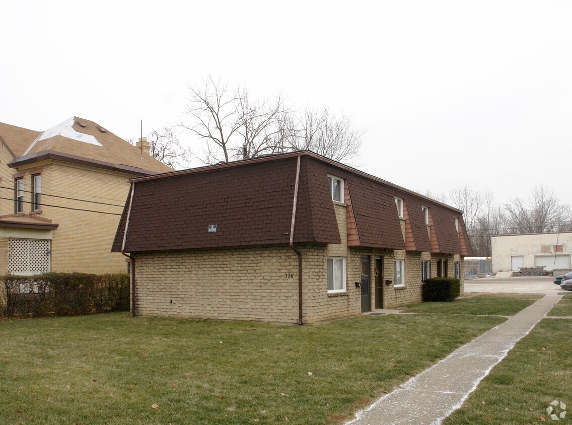 Primary Photo - 376 Woodland Ave