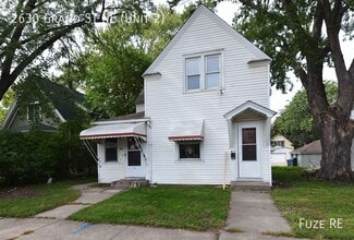 Building Photo - 2630 Grand St NE