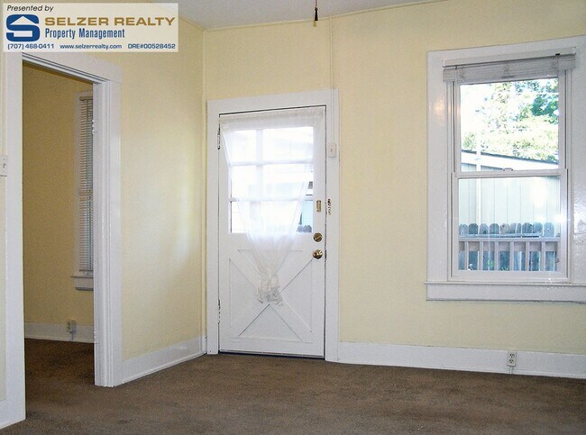 Building Photo - 1005 W Clay St