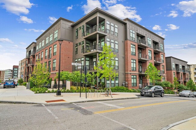 Building Photo - 6633 Dale Dr