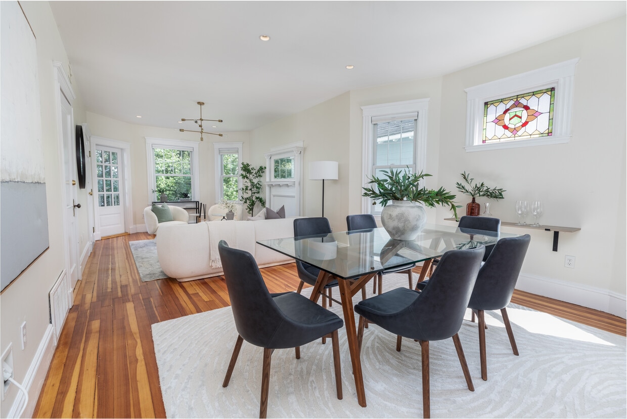 Photo - 106 Browne St (Brookline, MA)