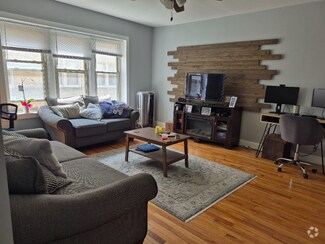 Building Photo - 4839 W Addison St