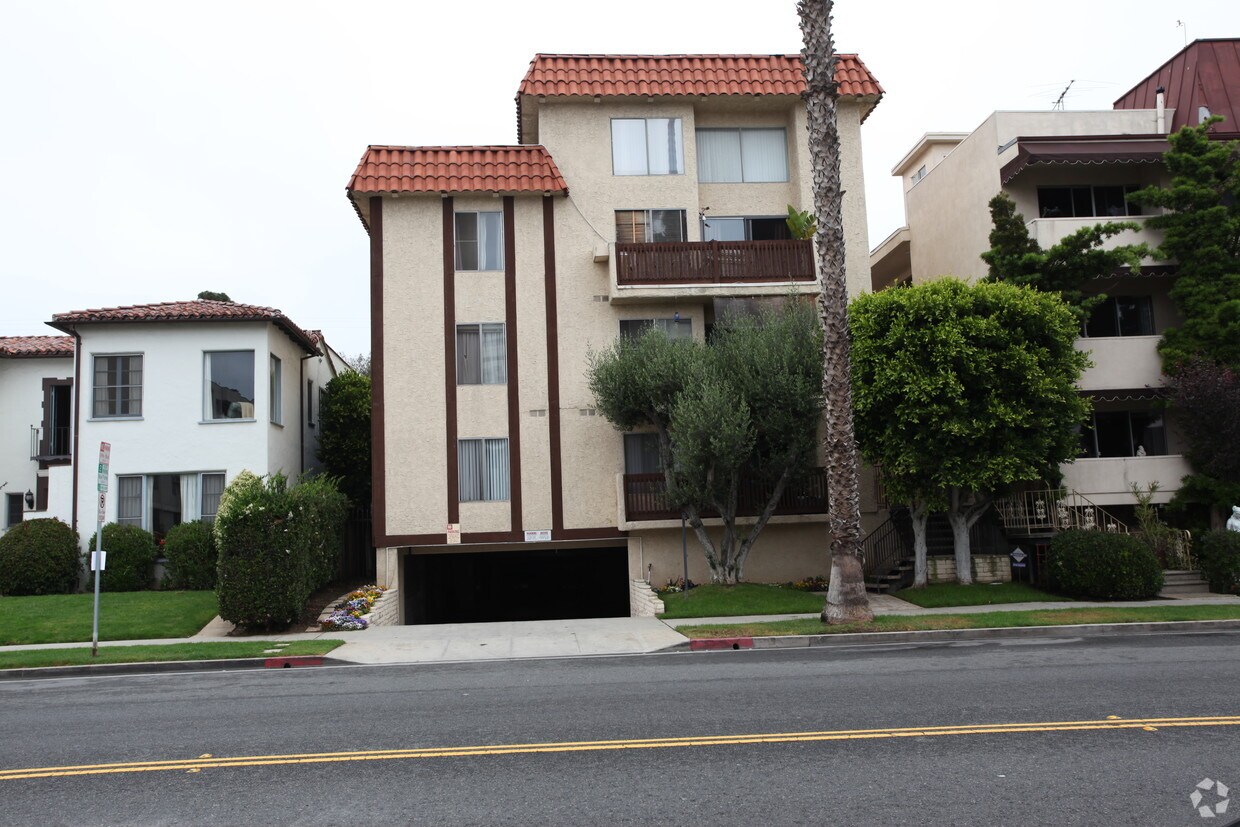 Building Photo - Sixth Street Apartments