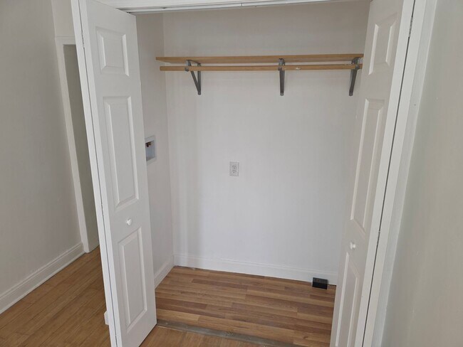 Foto del edificio - 905 Clifford Brown Walk