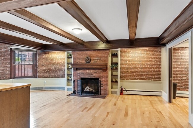 Building Photo - 337 Beacon St