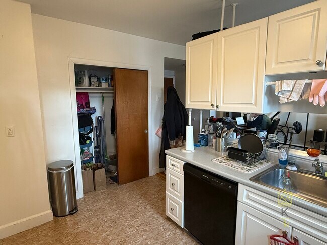 Foto del edificio - 199 Winthrop Rd