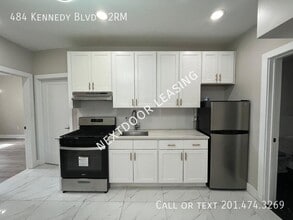 Building Photo - 484 John F. Kennedy Blvd