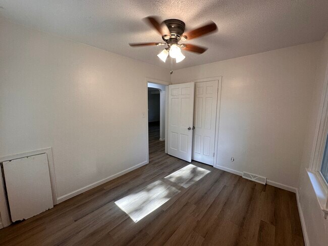 Foto del edificio - 847 N Terrace Dr