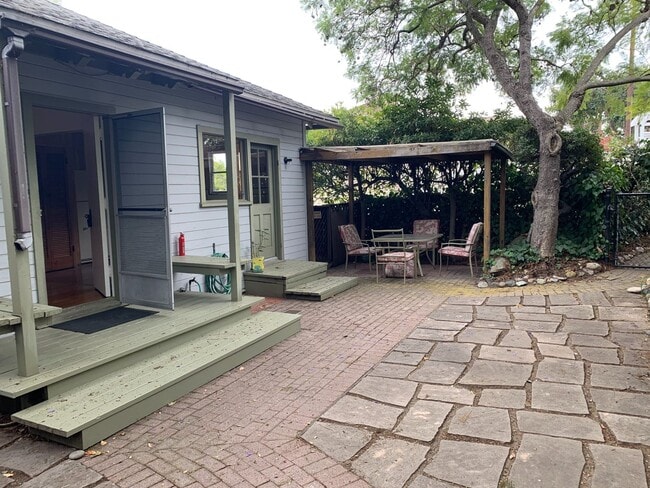 Foto del edificio - Great Location. 2 Bedroom Home