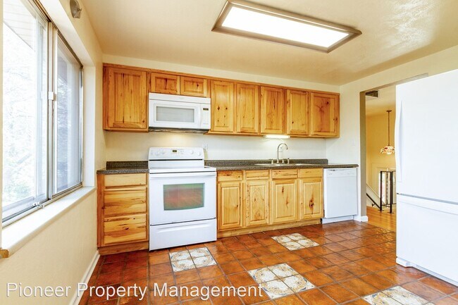 Building Photo - 4 br, 2 bath House - 9537 Pelon Dr