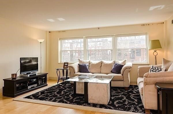 Foto del edificio - 1600 Beacon St