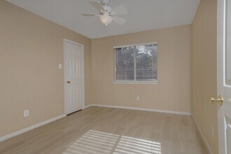 Building Photo - 78 E Foxbriar Forest Cir
