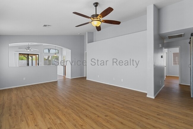 Building Photo - 14763 N 149th Dr