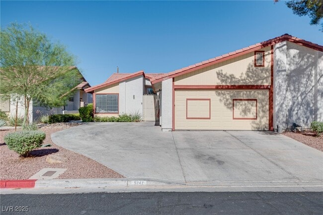 Building Photo - 5242 Dickens Dr