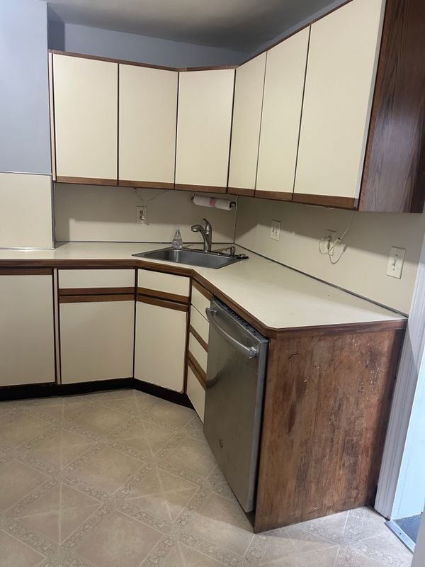 Building Photo - 1924 Guernsey Ave