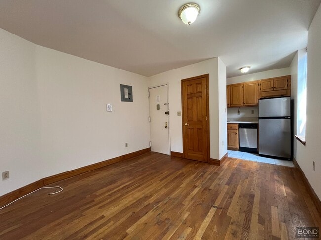Building Photo - 244 W 109th St