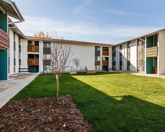 Building Photo - 4990 Osage Dr