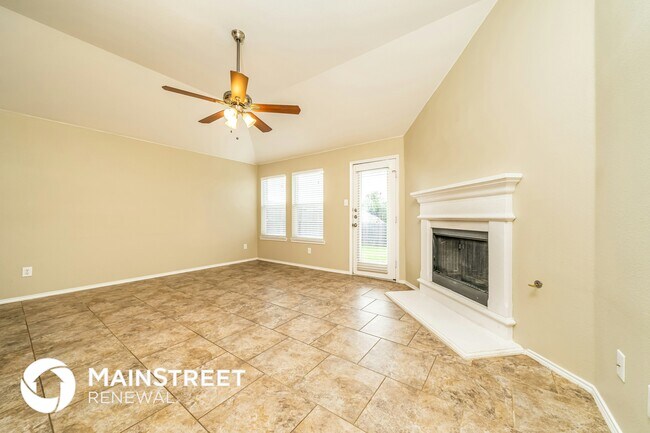 Building Photo - 623 Soledad St