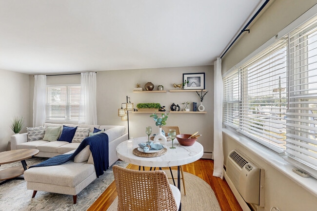 Building Photo - The Crossings at Menlo Park