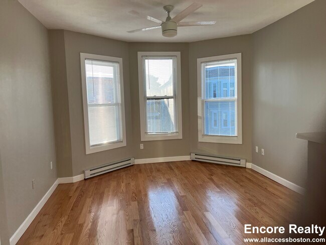 Foto del edificio - 1084 Dorchester Ave