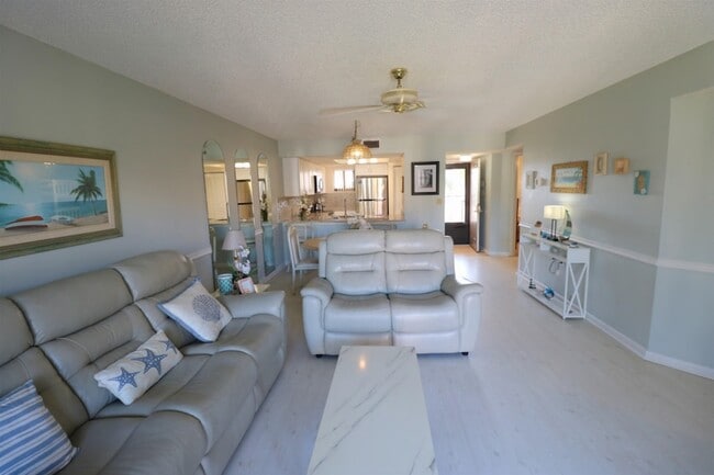 Building Photo - 4250 A1A S