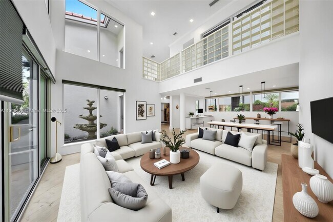 Foto del edificio - 4000 Alhambra Cir