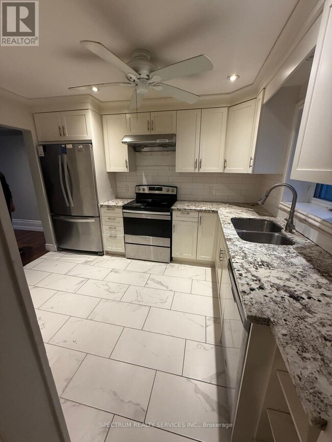 Building Photo - 2052 Churchill Ave