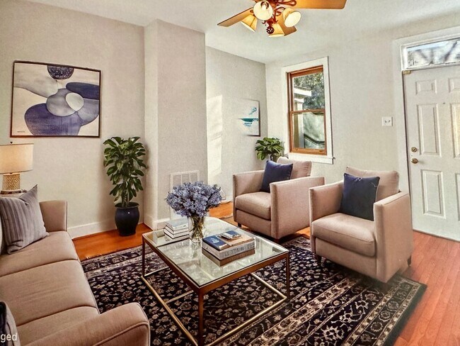 Foto del edificio - 3 bed 2 bath - Parking!!!  Pets Welcome!!!
